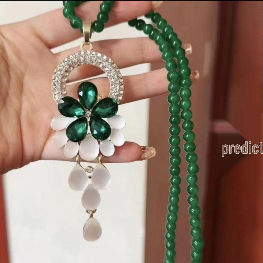 Vielseitige grüne Ruyi-Anhänger-Halskette - Hochwertiger Retro-Stil für Damen