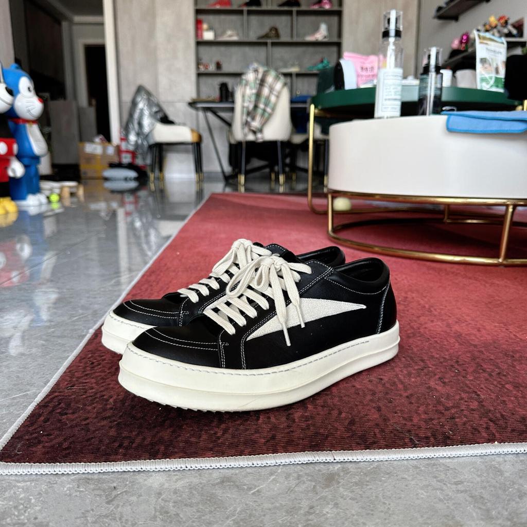 Men's and Women's Inverted Triangular Leather Board Shoes Increase The Height of The New Niche Low-top Thick-soled Milk-scented Casual Sports Shoes