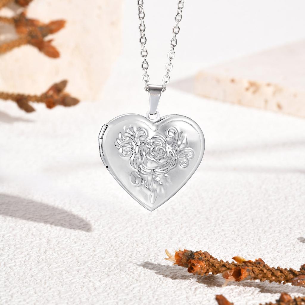 Silver Color Love Heart Photo Frame Pendant Necklace for Women Delicate Floral Oval Heart Locket Pendant  Family Love Collar