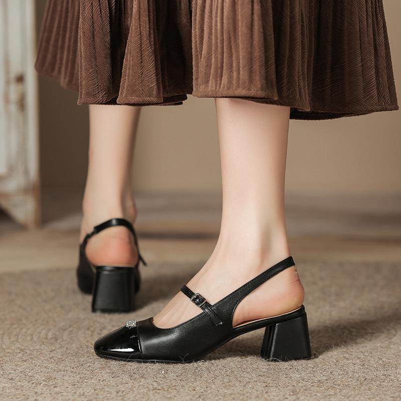 

Baotou sandals 2025 summer new fairy square head rhinestone color matching empty sandals medium thick heel casual shoes 40