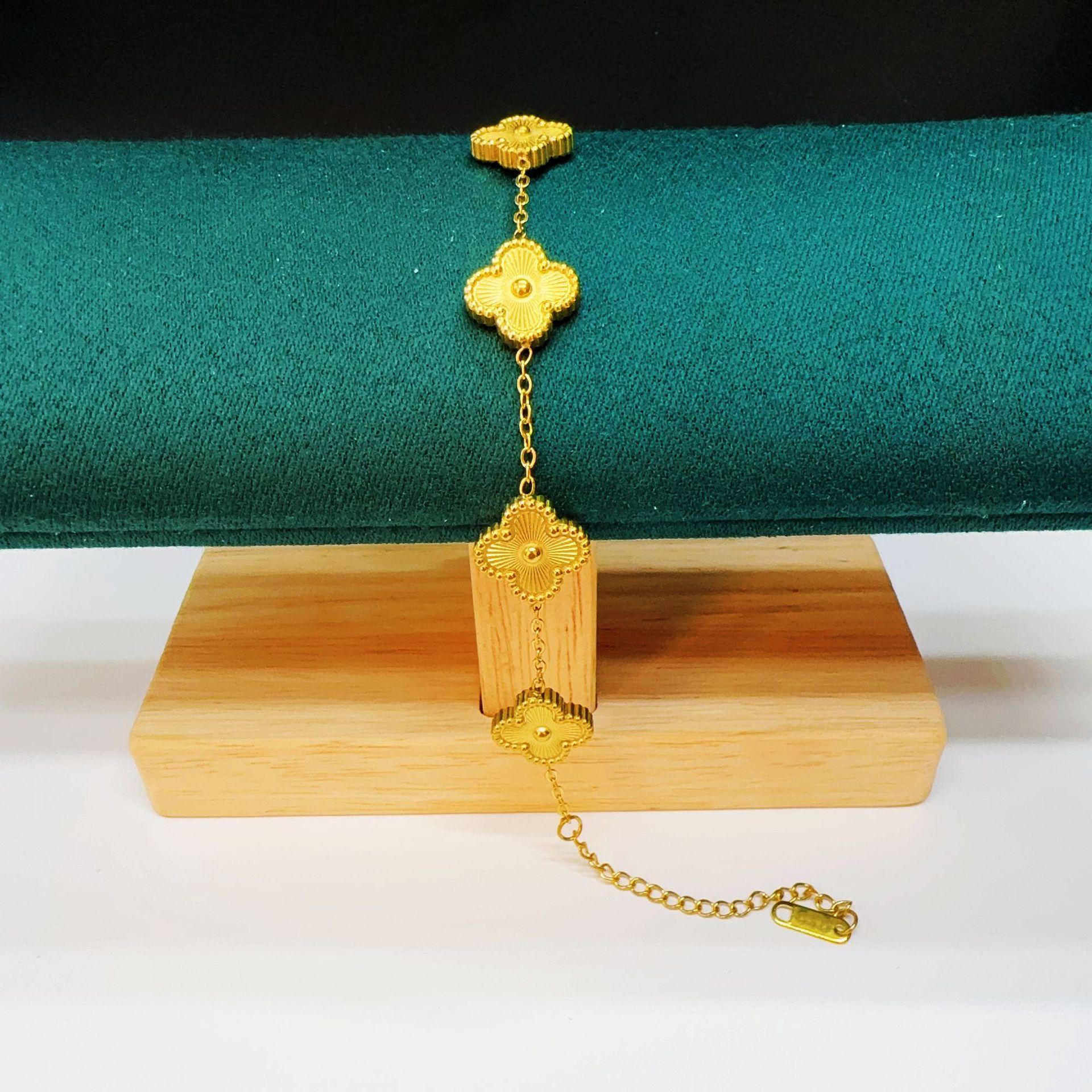 

Браслет из титановой стали с пятью цветами и четырьмя листочками клевера для женщин, не теряющий цвет, 18 карат, легкие роскошные ювелирные изделия