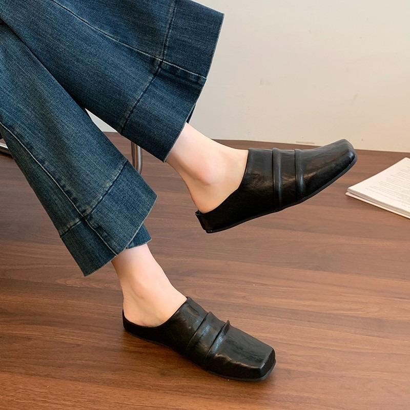 2026 New Summer Women Mules Genuine Leather Men Shoes Cover Toe Shoes Squared Toe Low Heel Sandals Pleated Modern Slippers