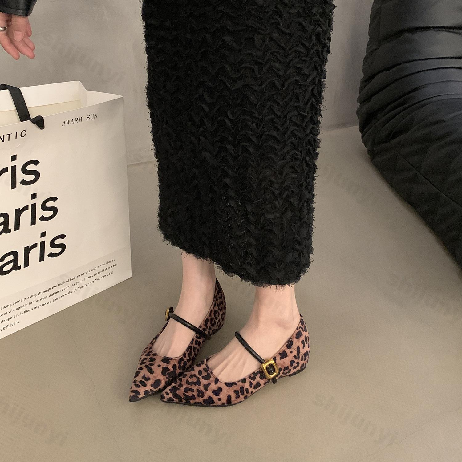 Модные женские туфли на плоской подошве 2024 года — фото 5