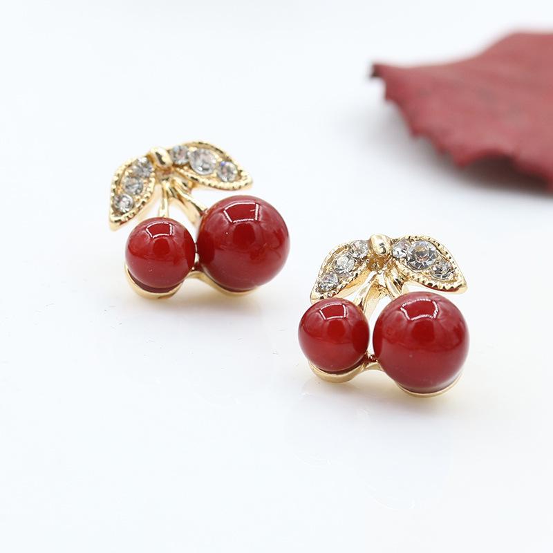 

Серьги-пусеты с корейской вишней: Простой сплавный дизайн для женщин, элегантный и модный