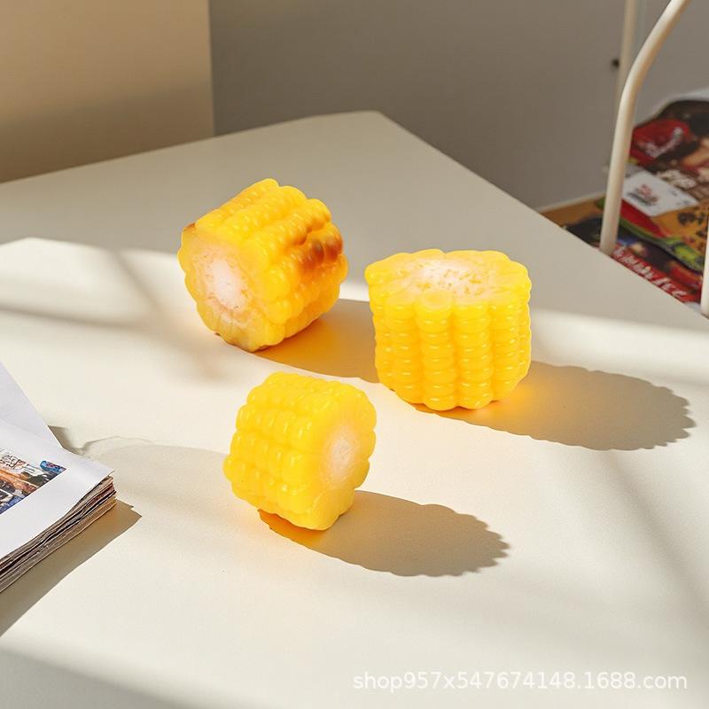 

High-Simulation Corn Sections for Decorative Displays and Arrangements Small Corn Section Model