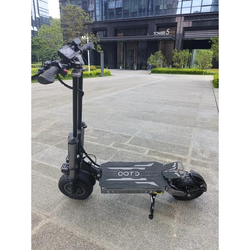 T90 E Scooters 4200W Motor 60 V31.2AH Battery Hydraulic Braking Shock Absorption Fold Electric Scooters 13-Inch Off-Road Tires
