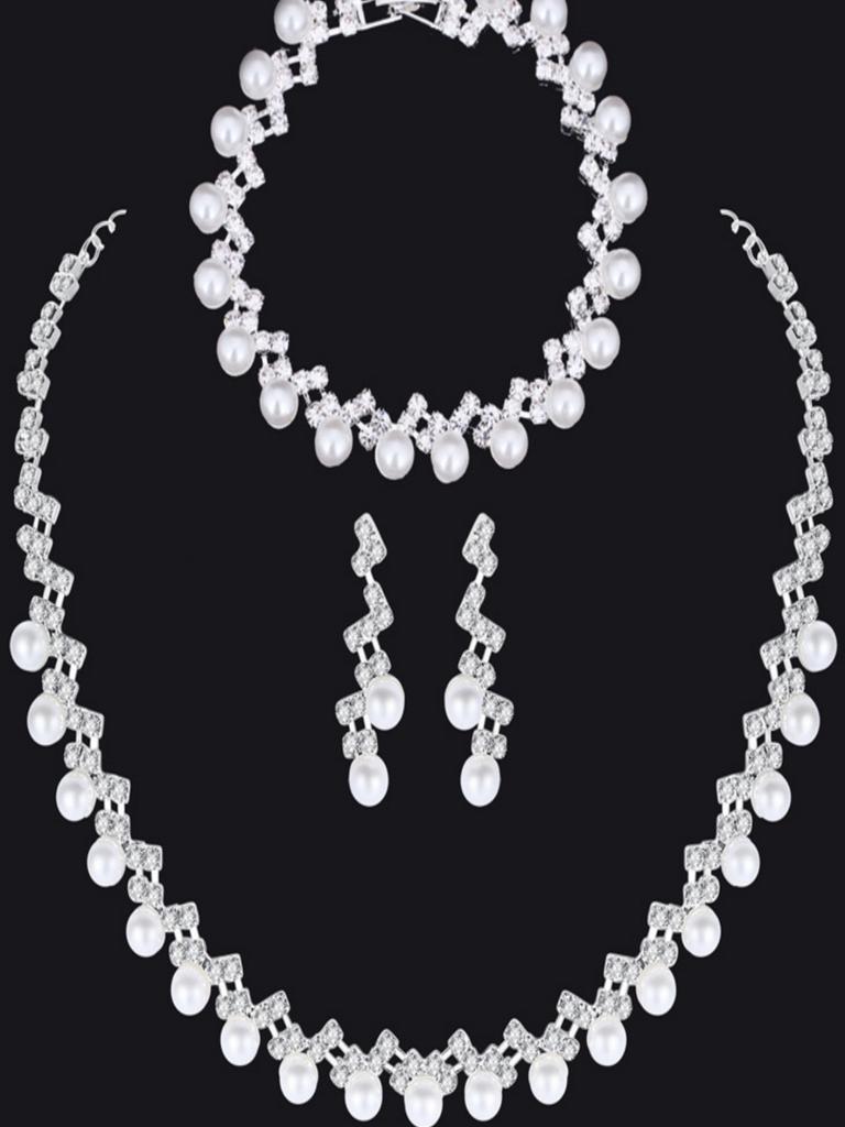 4 Pieces of Women's European and American Fashionable Pearl Necklaces, Earrings, Bracelets, 4 Sets of Wedding and Party Jewelry