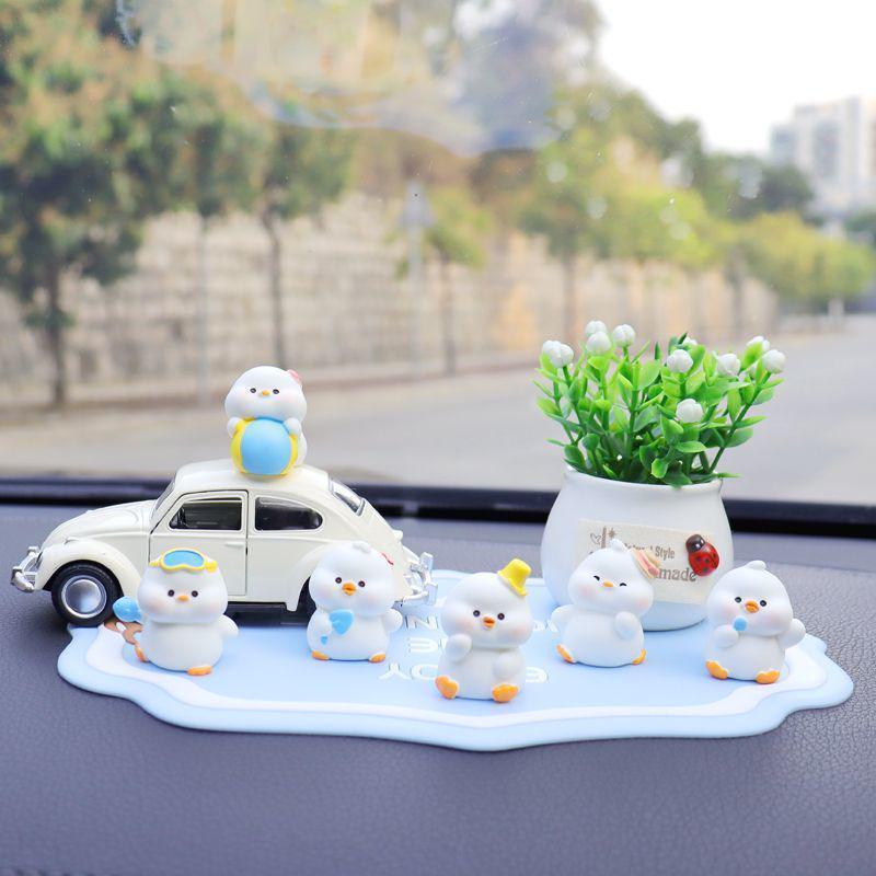 Cute Cartoon Duck Car Ornaments: Creative Interior Accessories