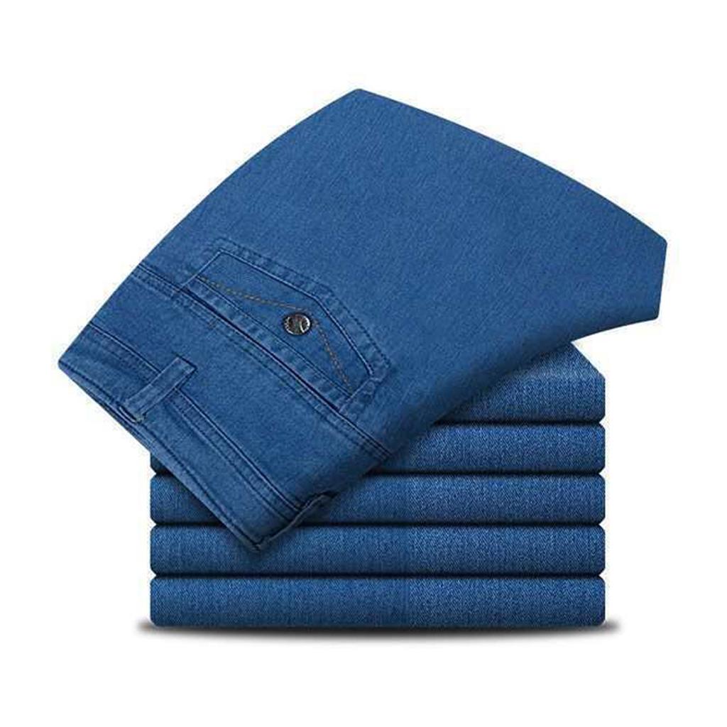 Klassische gerade schmale Stretch-Jeans für ältere Männer