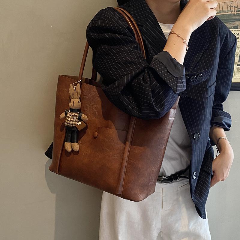 Premium sense retro bag women's autumn and winter 2025 popular texture versatile shoulder bag large capacity tote big bag