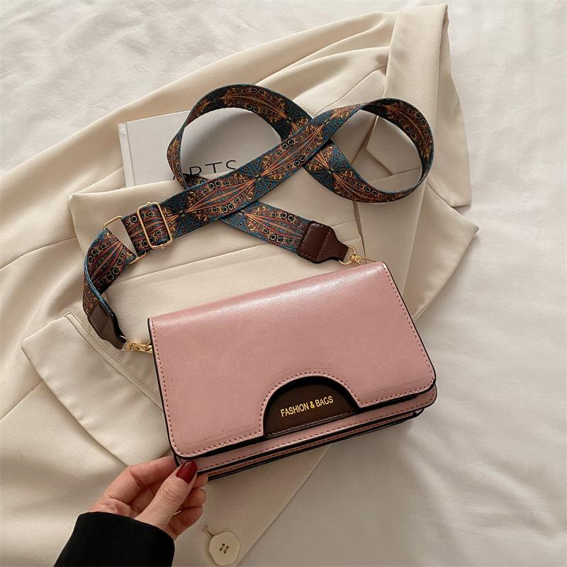 

Simple temperament wide shoulder strap single shoulder messenger bag 2025 spring and summer new versatile ins popular small square bag this year розовый