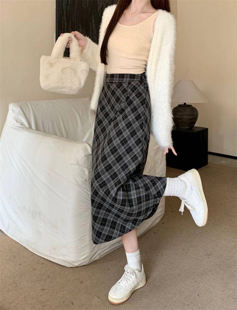 Retro Plaid Maillard Women's Slimming Velvet A-Line Skirt - Elegant Autumn/Winter Bodycon Style