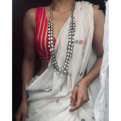 Stilvolle Freizeitkleidung und Saris für Damen, Bluse (Muss je nach Größe und Passform genäht werden)