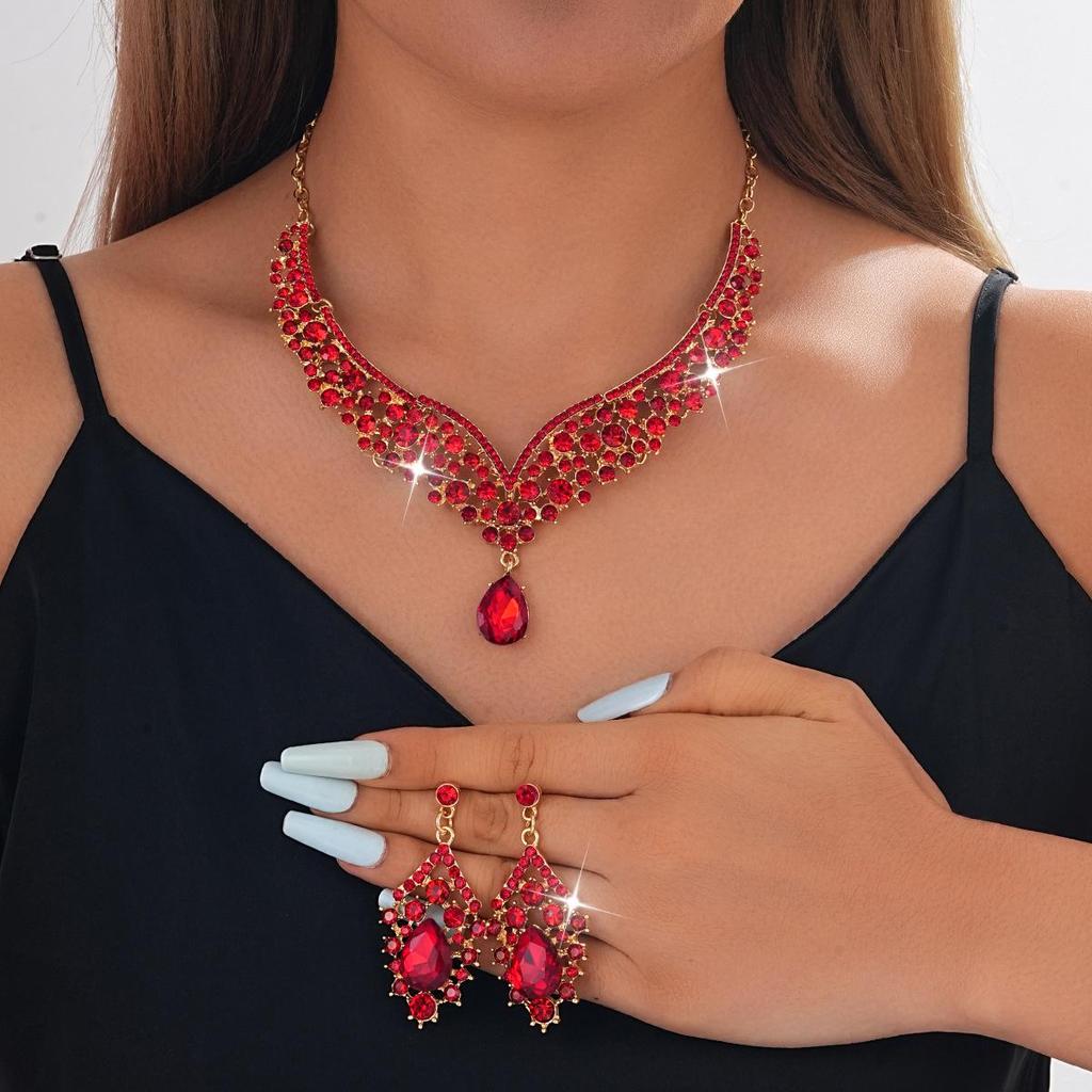 Vintage Luxury Crystal Necklace & Earrings Set for Banquet 2025
