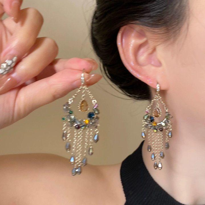 

Богемные серьги с кисточками: Этнический стиль, Универсальные дорожные аксессуары