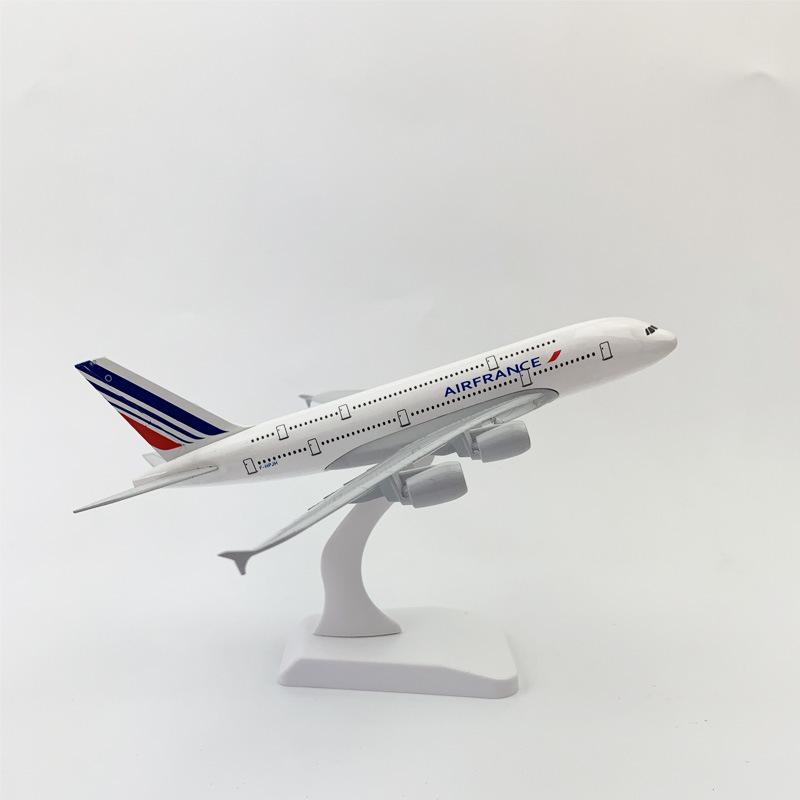20cm Alloy Model of Saudi Arabian Airlines Boeing 787