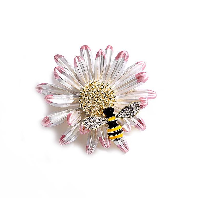 Elegant Daisy Bee Brooch Corsage Pin for Women - High-End Lapel and Safety Suit Accessory