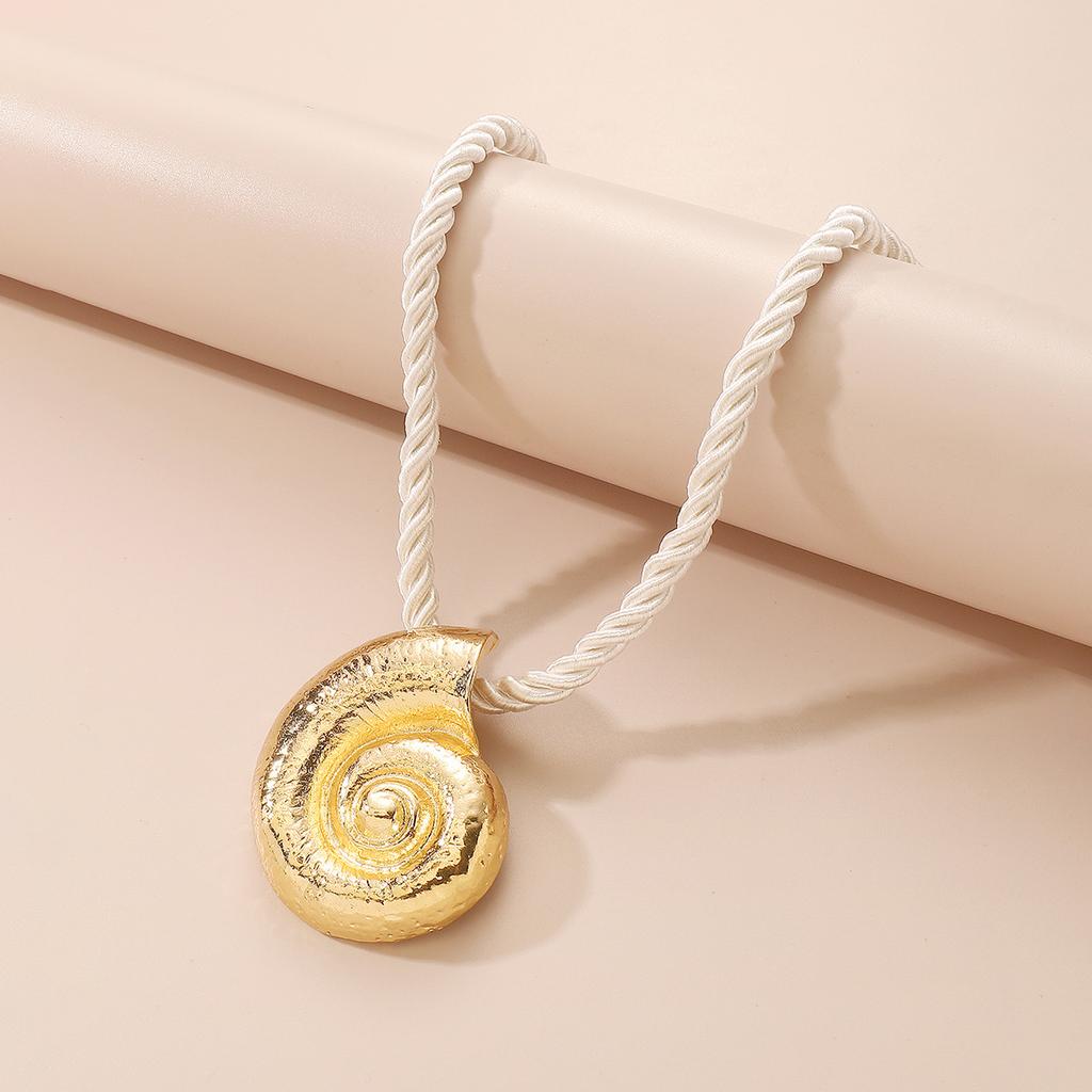 Tooxika Fashion Exaggerated Conch Pendant Necklace Personalised Vintage Ocean Style Geometric Necklace
