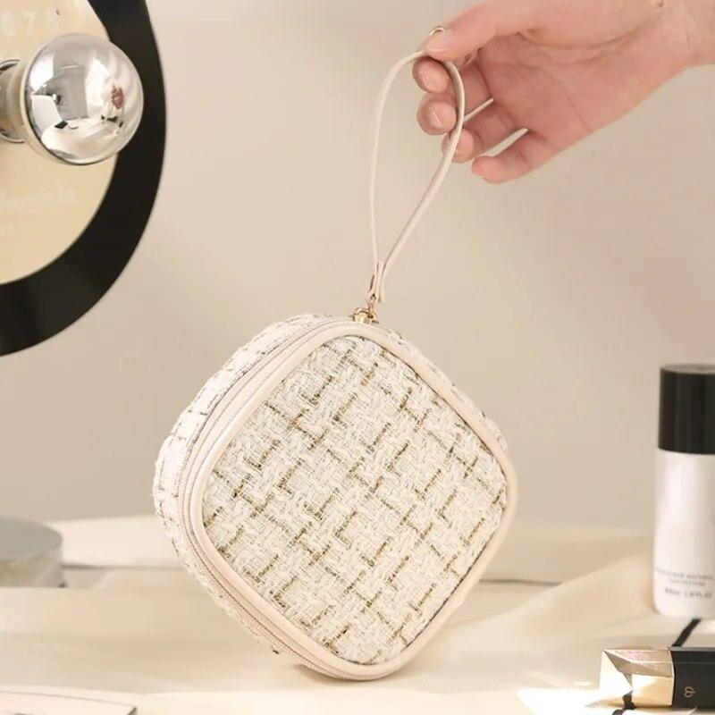 Portable Women'S Mini Cosmetic Bags Girls Makeup Lipsticks Storage Pouch Sanitary Pads Data Cables Organizer Small Bag Luxury
