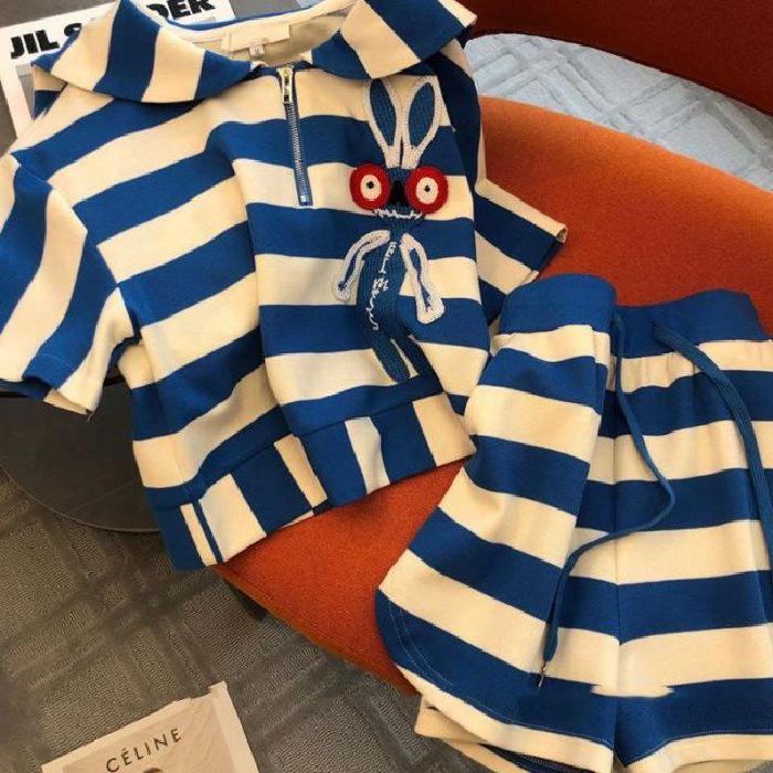 Women's Summer 2023 Casual Striped Two-Piece Suit: Short-Sleeve Top and Shorts for a Chic, Relaxed Style