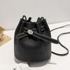 Mini Sac Seau, Sac à Main Bandoulière en Similicuir avec Cordon de Serrage