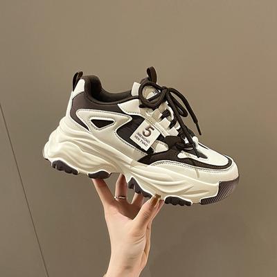 Sapatos de couro genuíno para papai, calçados esportivos casuais leves e de sola grossa para mulheres, primavera