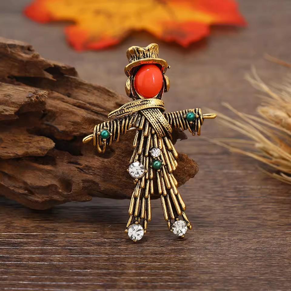 SKEDS Vintage Scarecrow Brooch Creative Gender Pin Buckle Lapel Pins Corsage Coat Accessories for Women Men Clothing Badges Gift