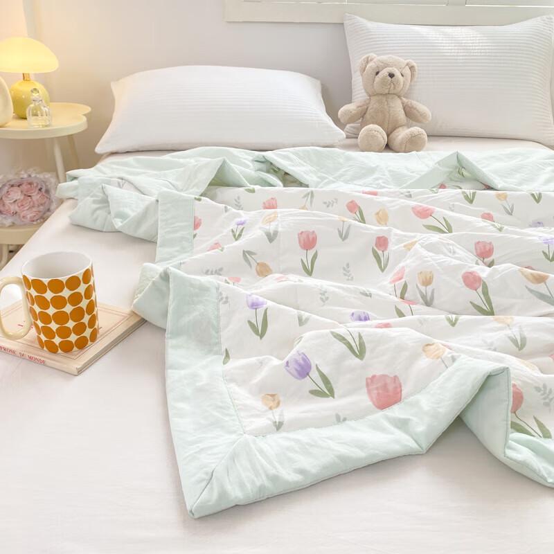 Jie Li Ya Blossom Series Skin-Friendly All-Season Polyester Comforter