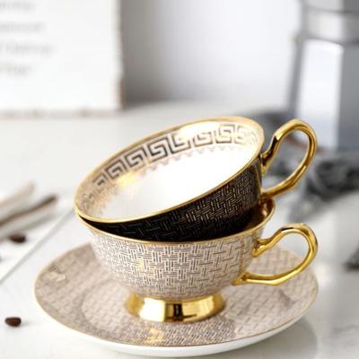 1 sada Bone China šálek s podšálkem Bílá/černá Mřížkový hrnek na kávu Zlatý okraj Intarzované nádobí Dárek