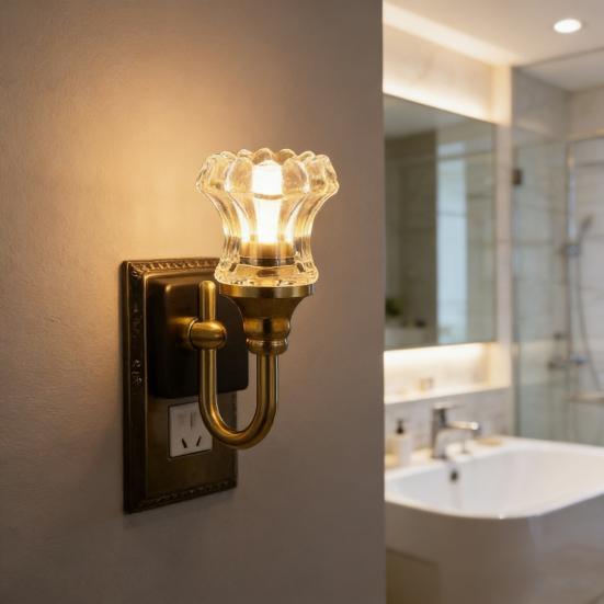 Vintage Plug-In Night Light with Resin Dusk-to-Dawn Sensor Brass Base LED Lamp Light Energy-Saving Ambient Night
