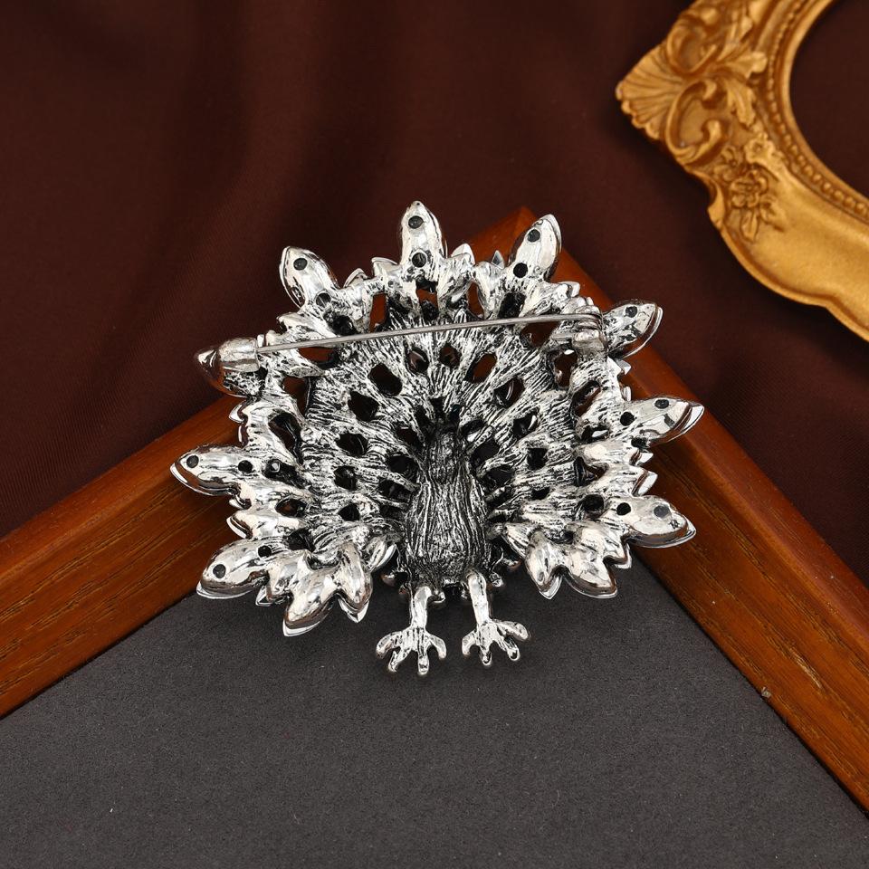 Retro Fashion Turkey Brooch, Creative Thanksgiving Funny Animal Brooch, Personalized Coat Chest Flower Accessory