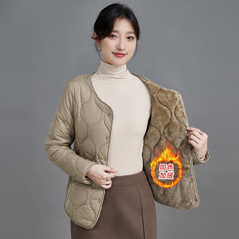 

Женское хлопковое пальто с флисовой подкладкой на 2024 год - Приталенная, теплая верхняя одежда для женщин среднего и пожилого возраста 3XL (68kg-74kg) хаки