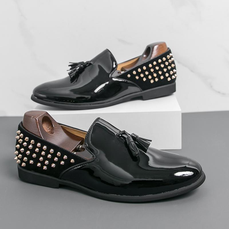 Black Tassel Revit Studded Shoes Man Pointed Toe Slip On Flats Male Fashion Loafers