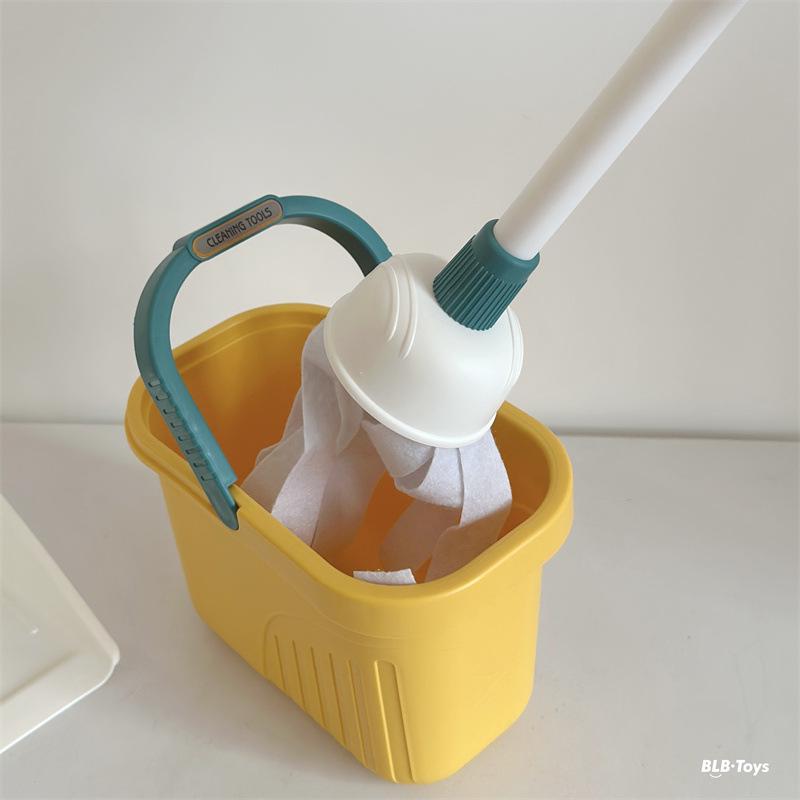 Children's Pretend Play Cleaning Toy Set - Sweeping Robot & Tools
