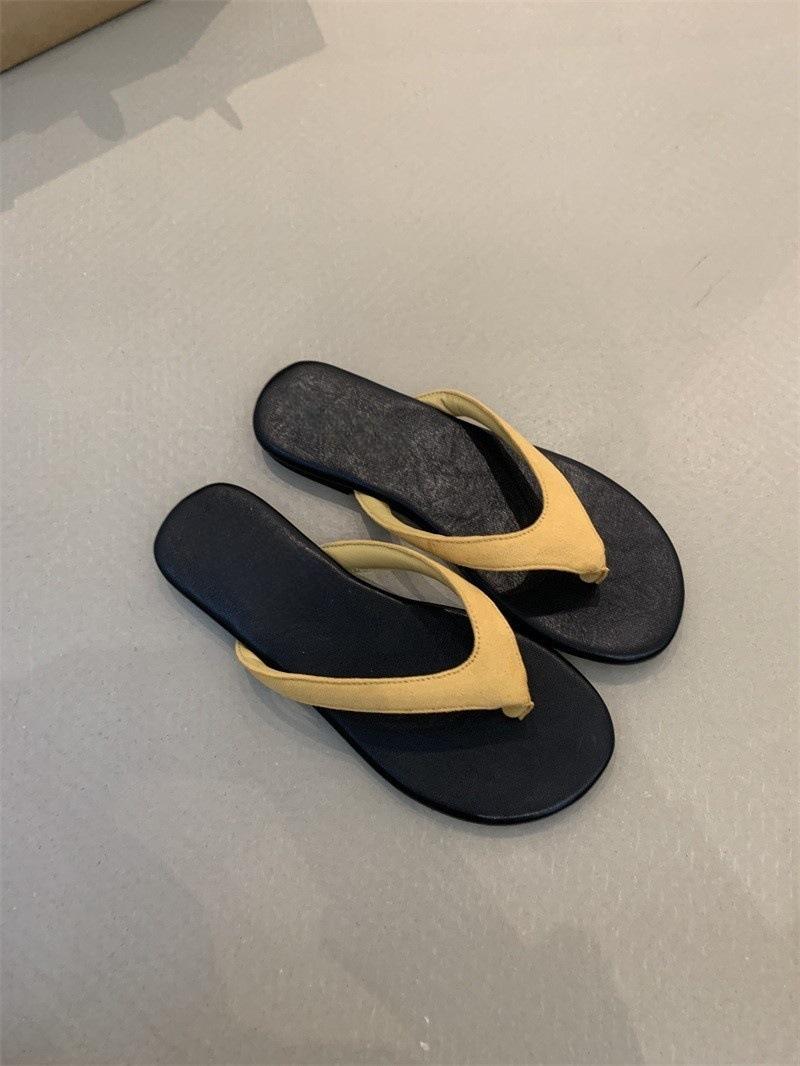 

French 2025 minimalist toe beach vacation sandals contrasting colors versatile flat flip-flops women s summer sandals 40
