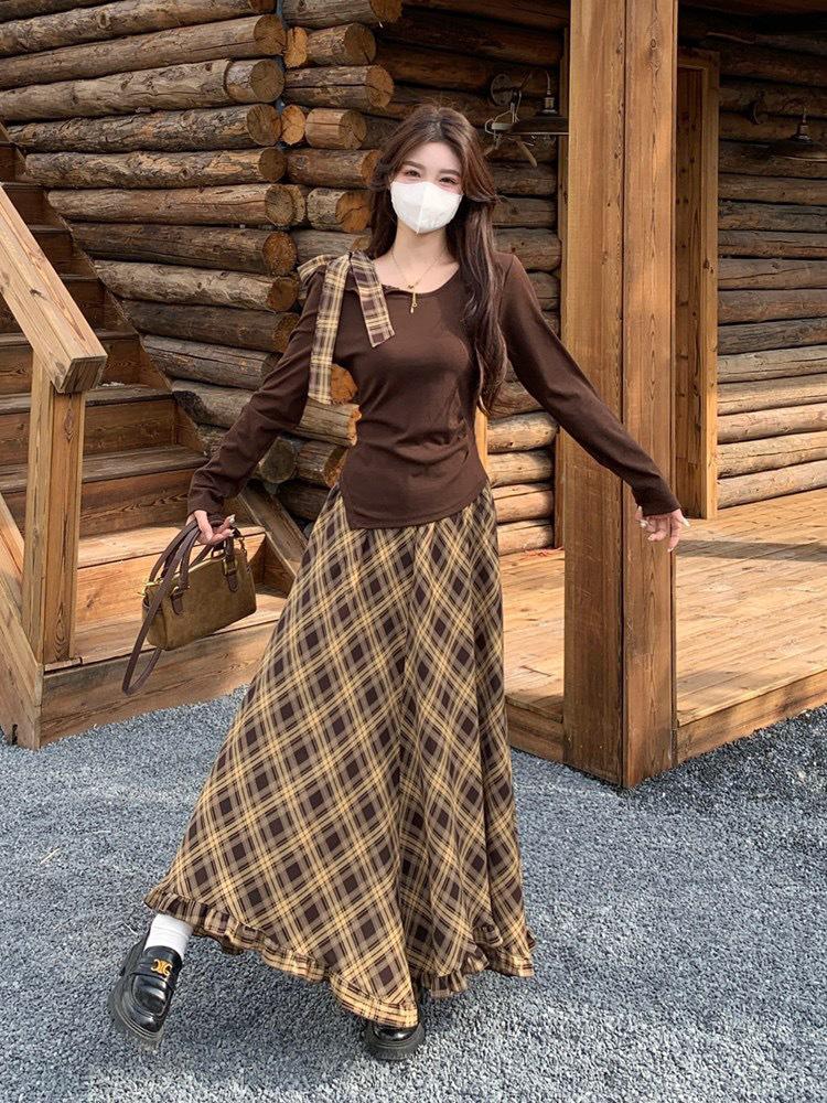 Asymmetrical Hem Off-Shoulder Top & Skirt Set with Stylish Design