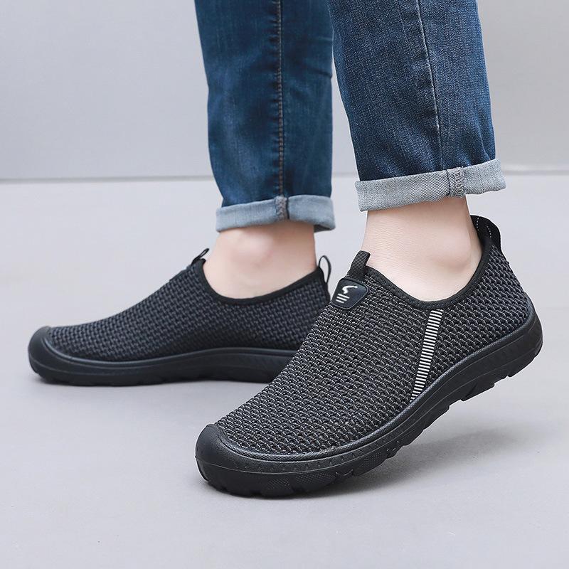 2025 Summer New Old Beijing Cloth Shoes Men's Hollow Breathable Mesh Shoes Men's Casual Soft Sole Non-slip Dad Shoes