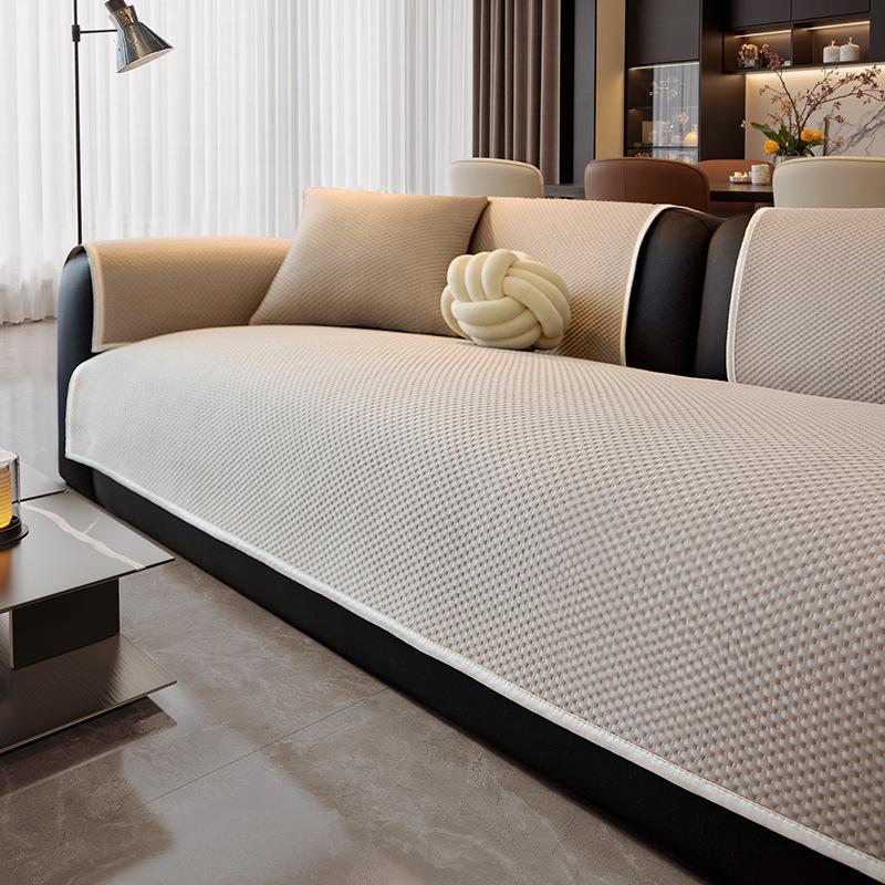 

2025 Новый Охлаждающий Ледяной Шелк Простая Роскошная Подушка для Дивана с Мультяшным Узором Противоскользящая Подушка для Дивана и Пыленепроницаемая Подушка для Лета 90X90cm