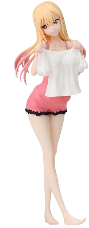 

Luminasta Китагава Марин примеряет фигурку