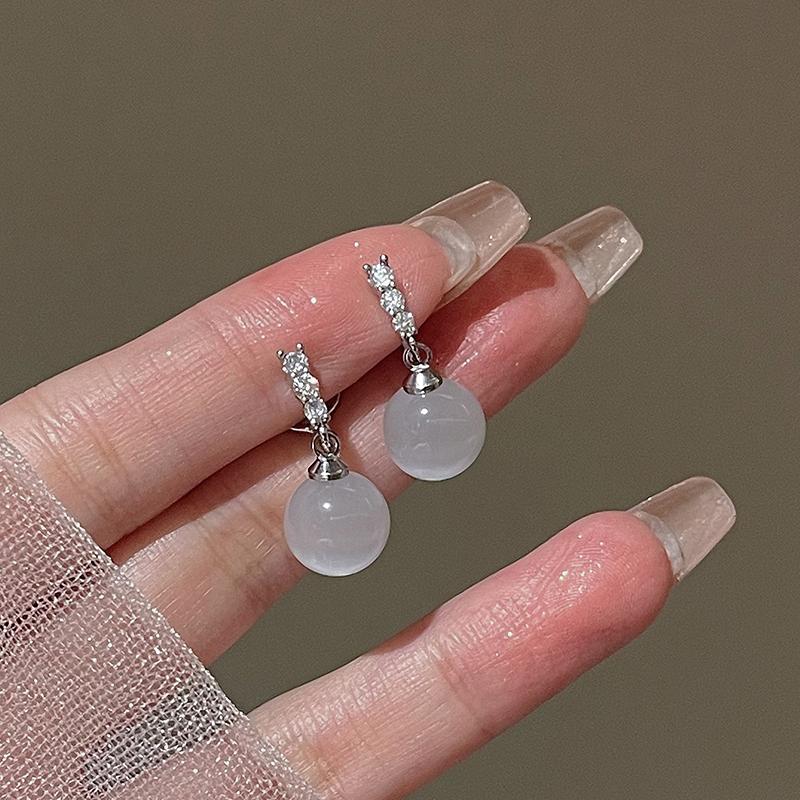 Women's Pearl Rhinestone Clip On Earrings No Piercing Needed Sweet Elegant Versatile Dangle Ear Clips