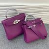 Neue Leder Kelly Tasche Swift Leder breiter Schultergurt atmosphärische Handtasche silberne Schnalle weiches Leder Mode einfache Umhängetasche