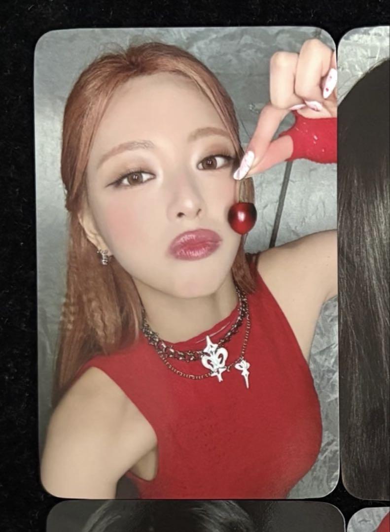 

[USED] ITZY Yuna GWBG Soundwave Pre-order Limited Edition Trading Card