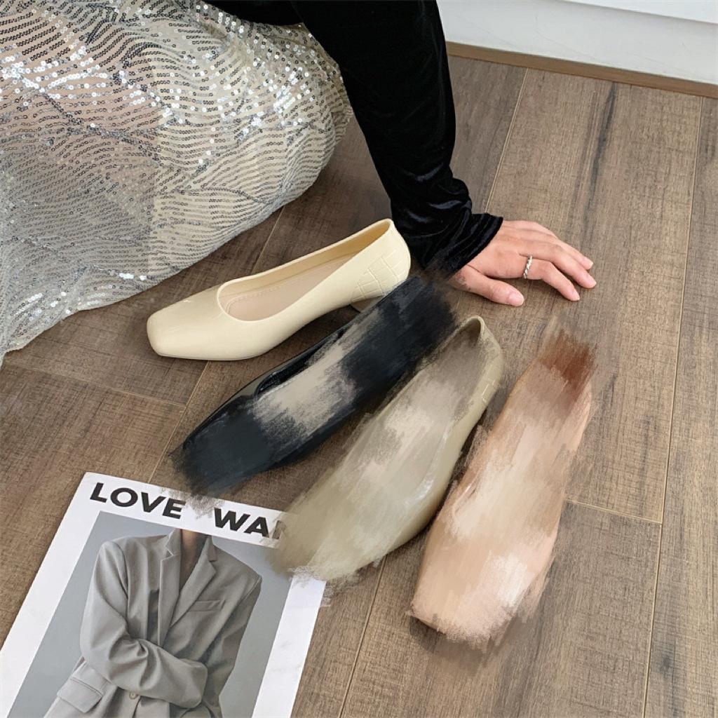 

Новая модная обувь от дождя с квадратным носком женская нескользящая обувь для воды уличная одинарная обувь водонепроницаемая обувь кухонная обувь с мелким вырезом рабочая обувь толстый каблук 40 слоновая кость