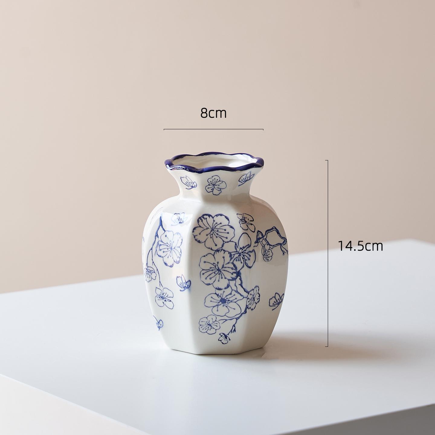 Большая восьмиугольная керамическая ваза в стиле ретро для составления цветочных композиций и украшения гостиной.