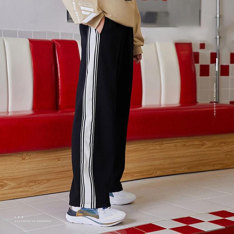 Li Ning Sports Fashion Series Straight Leg Striped Fleece Warm Loose Casual Long Pants Winter Women bottoms Black AKLRC16-3