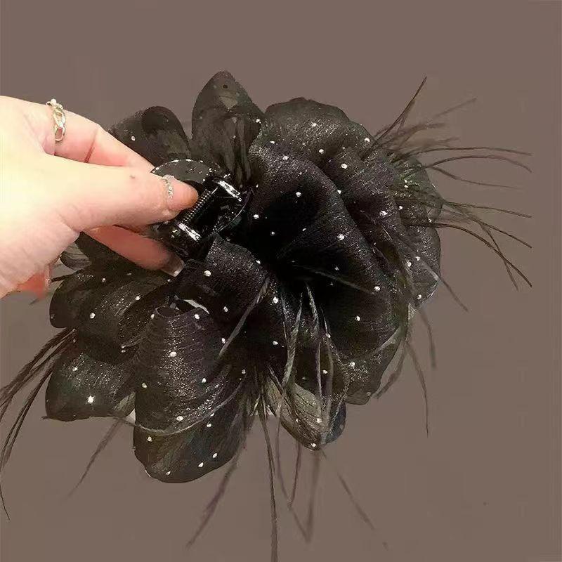 Temperament Light Luxury Feather Hair Clip Versatile Elegant Fluffy Shark Clip For Women Girls Sweet Hair Accessories Gifts