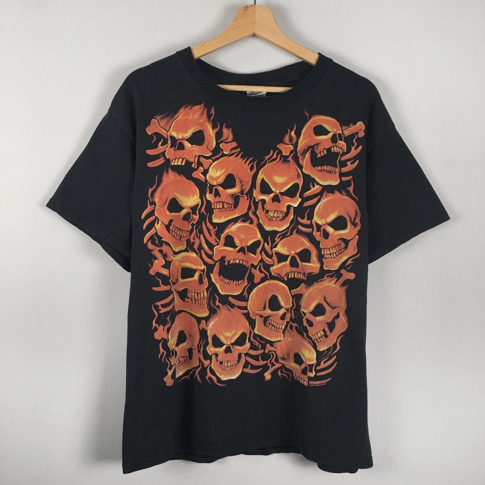 Y2K Liquid Blue Flame Skulls Pile T Shirt Mens Large Tee Grunge Fire Vintage Unisex T-Shirt M