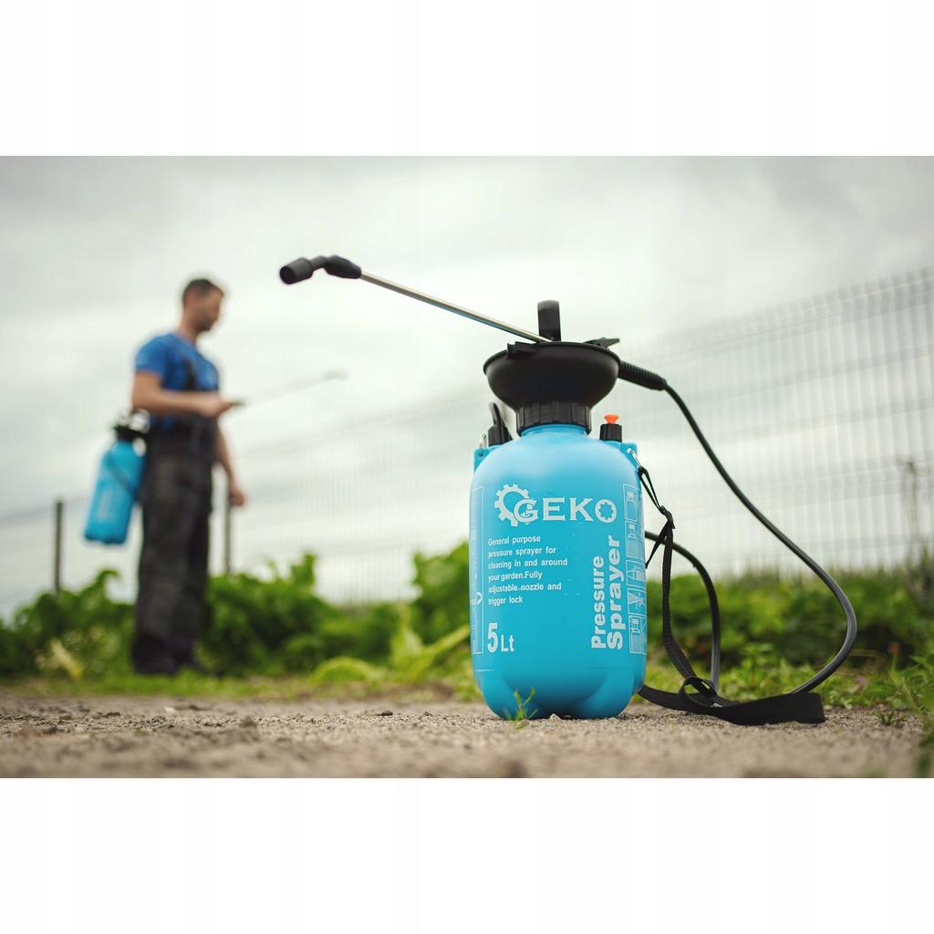 Geko 5L Manual Pressure Sprayer with Lance and Strap