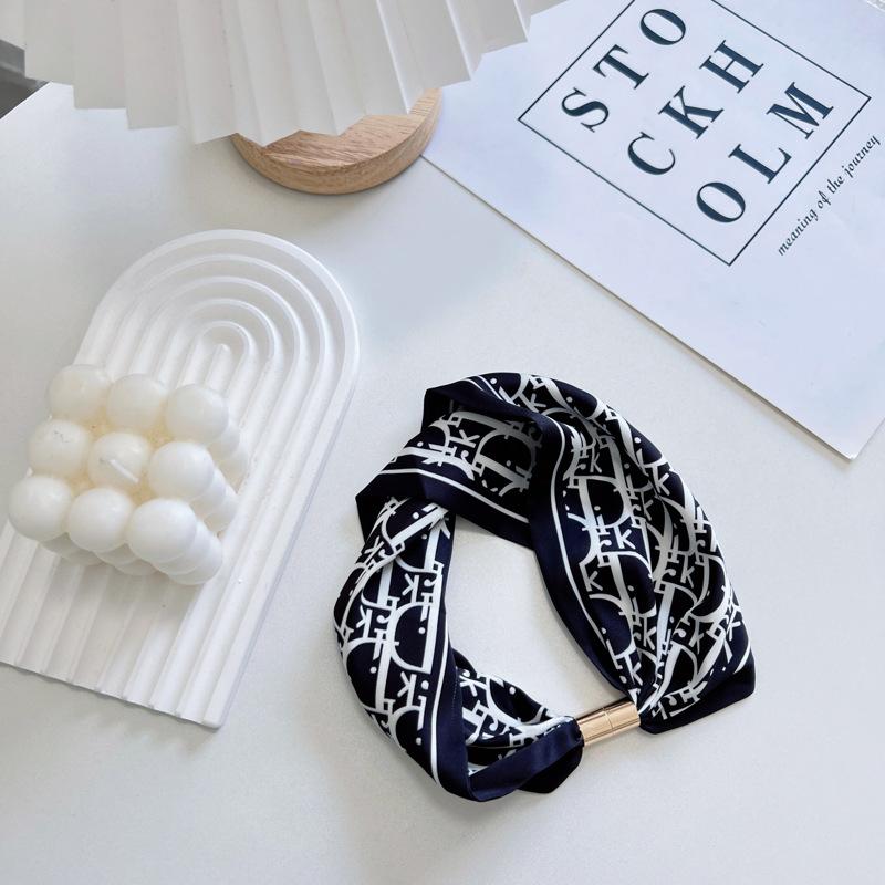 Korean Style New Fahion Silk Scarf Pearl Necklace Decoration Printed All-Matching Vintage Scarf Professional Lady Small Scarf