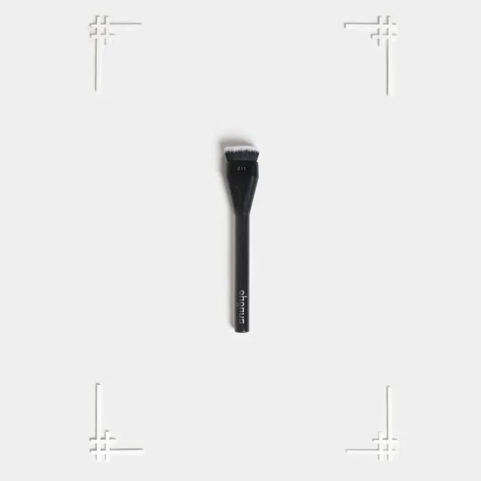 

011 Flat Foundation Brush